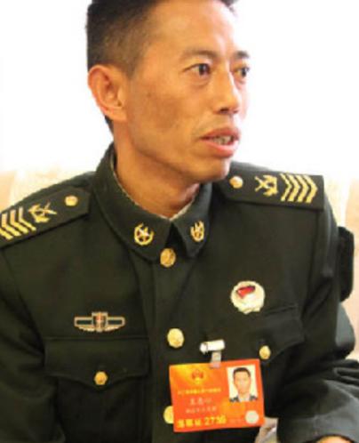 导弹兵王王忠心，1999年开始两次退伍被召回，妻子笑他：“只长胡子，不长职务”！