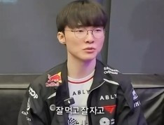 Faker: S13久违地夺冠最开心;S14皮肤质量特别高