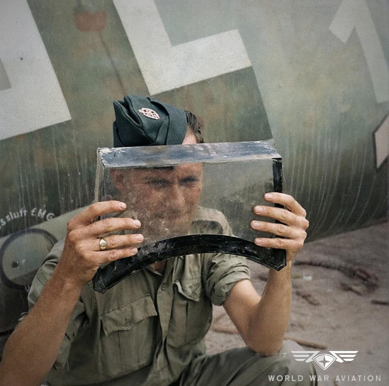 一张定格1942年冬（11-12月）北非战场的老照片，藏着二战战机的小细节！英国