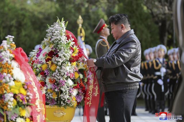 金正恩参谒志愿军陵园中朝俄今年的姿态，至少表达了稳定需求。美国那边也要做姿态，据