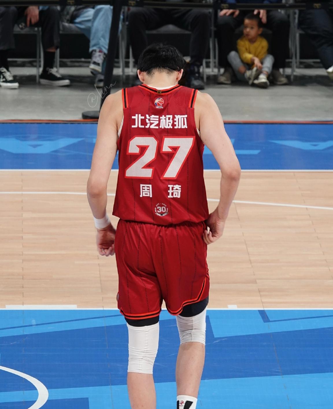 太绝望了[捂脸哭]，北京66-81惨败浙江，一战打出了2个无可争议的事实！1