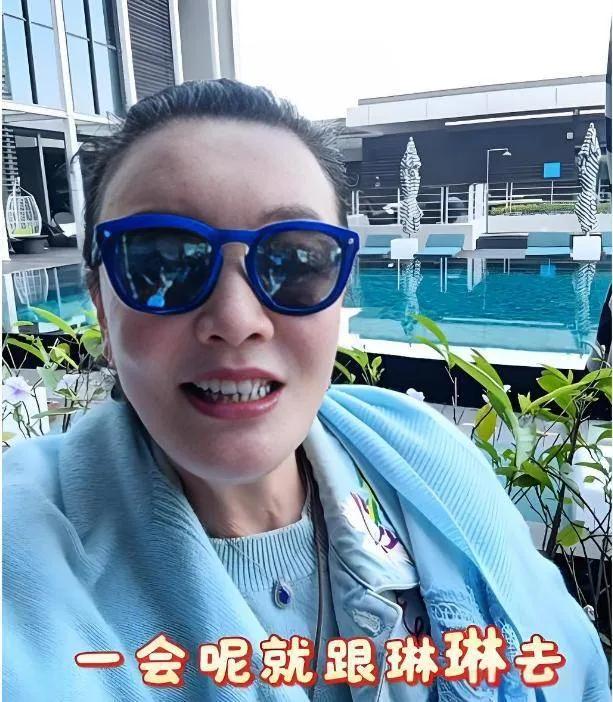 最近有个事让不少人感慨。兰姐给孙女打钱、送珠宝，忙前忙后，可小玥玥账号一开，徐家