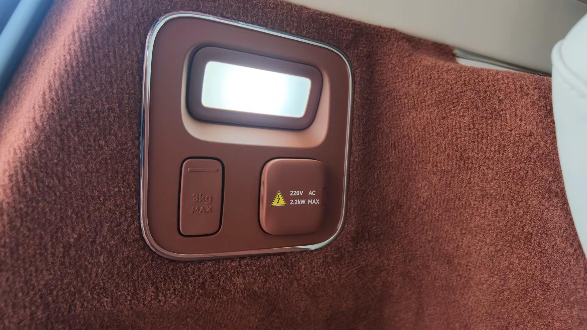 只有我们老问界M8车主才能懂这几个系列改得真好吧！！问界真的把用户的用车痛点听进去且干出来了。车友们