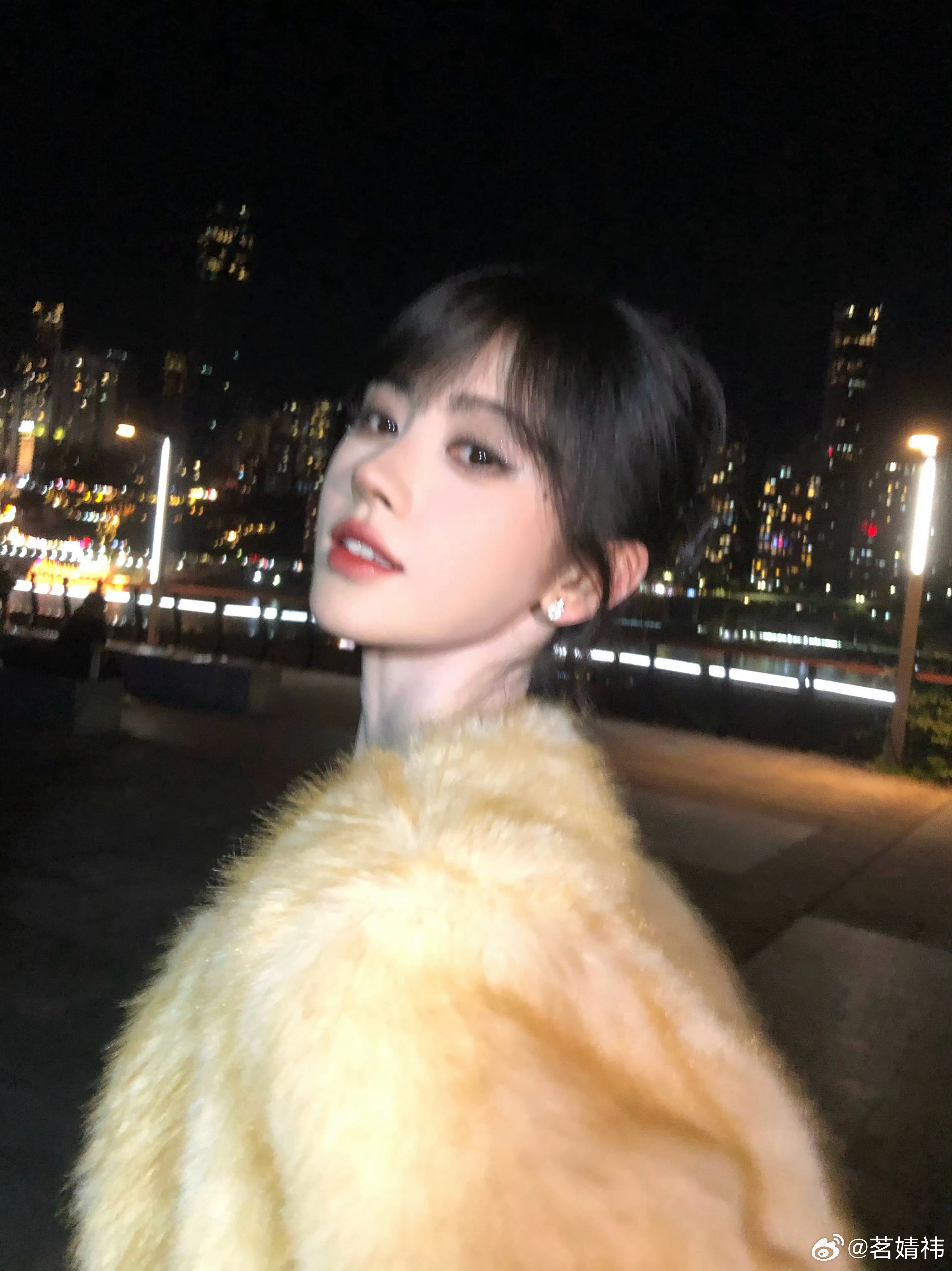 jjy鞠婧祎万花世界jjy鞠婧祎苏绿夏“哭一万滴眼泪都换不来一次见面.”