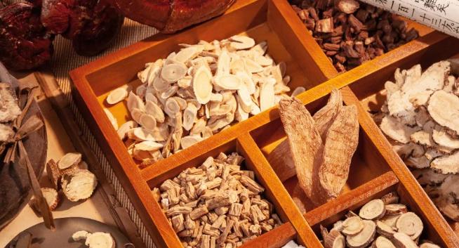 总觉力不从心？根源在肾精亏虚！对于男同志而言，宗筋是非常重要的，