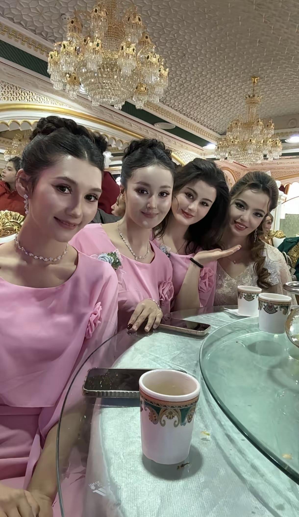 美丽的新疆古丽，你看中了哪个呢？