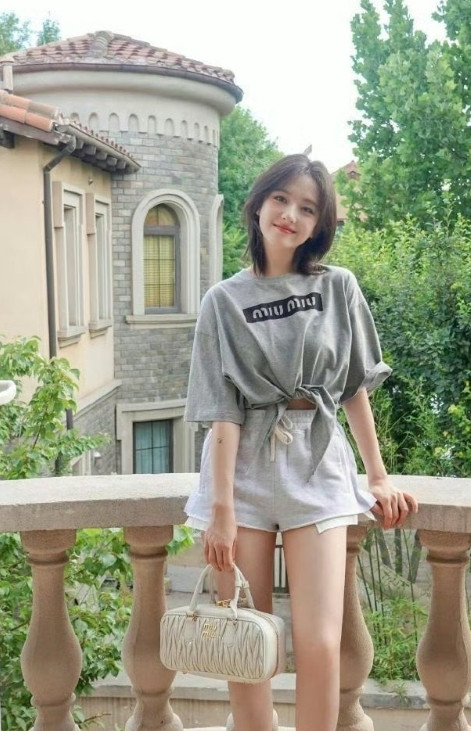 李兰迪这个发型感觉好适合方圆脸女生。