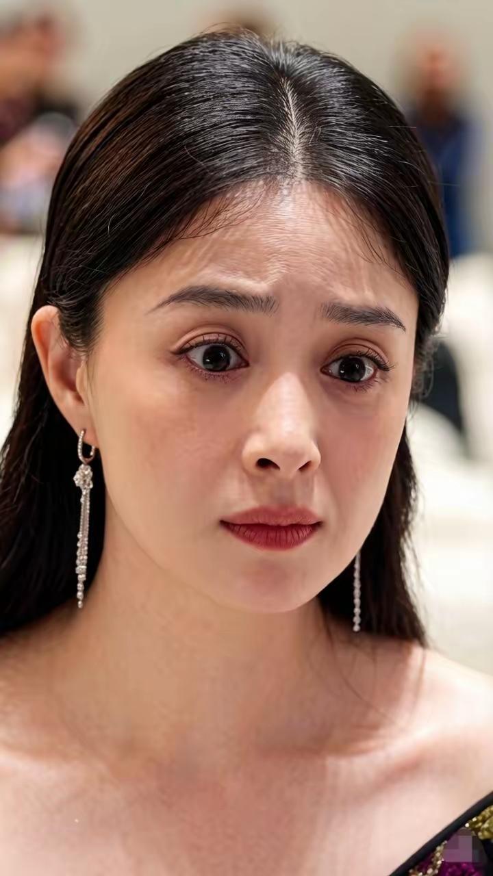 远看想得到，近看吓一跳，她们的皮肤还真不比你的好多少，都是凡人