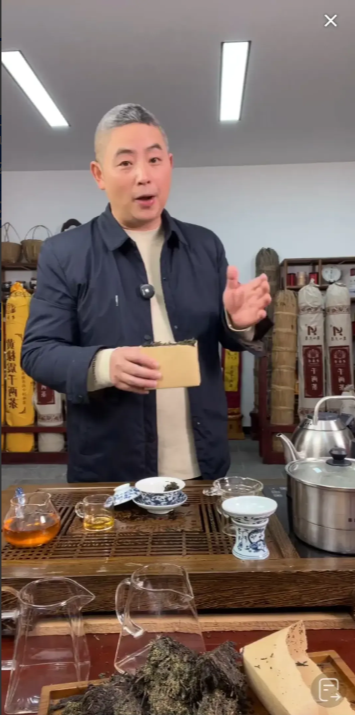 我又要批评一下快乐王胖了，写小作文不带这么写的，一只鸡就是一只鸡，而不是像你一时