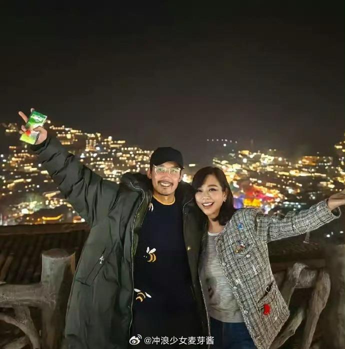 没想到他们居然是夫妻俩，现在才知道，白看了十几年电视​​​