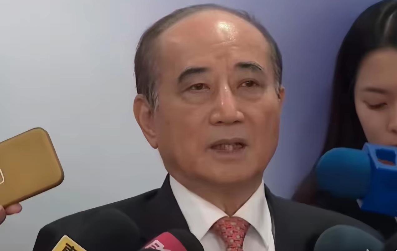 郑丽文幕后玩家我认为是王金平,从郑丽文选上之后,王金平的活动和动作也多了起来,明