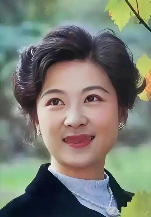 1970年代的一个冬夜，南京某部队，为了娶她为妻，丈夫不惧开除的后果！如今76岁
