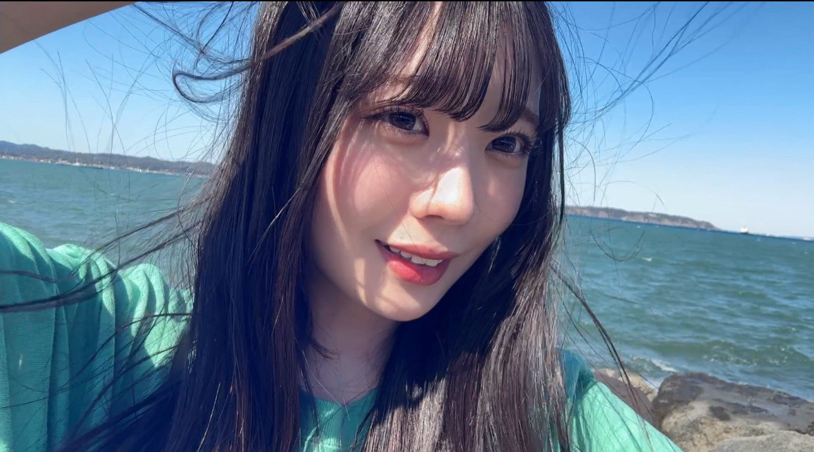 坂井新奈「海です！とても海に行きたかったので、本当に気持ちよかったです。海風を沢