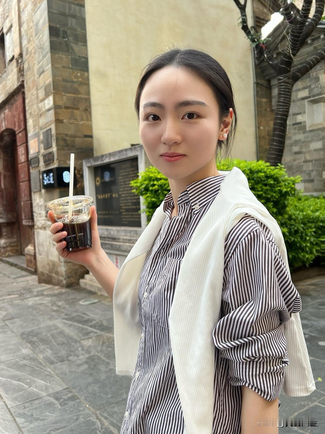 黄姚古镇~~古镇发祥于宋朝开宝年间，至今已有1000多年历史，小桥流水、参天古