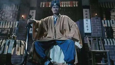 1996年，苑琼丹一心想嫁给林正英，但是林正英果断拒绝：“我是不会娶你的，这辈子