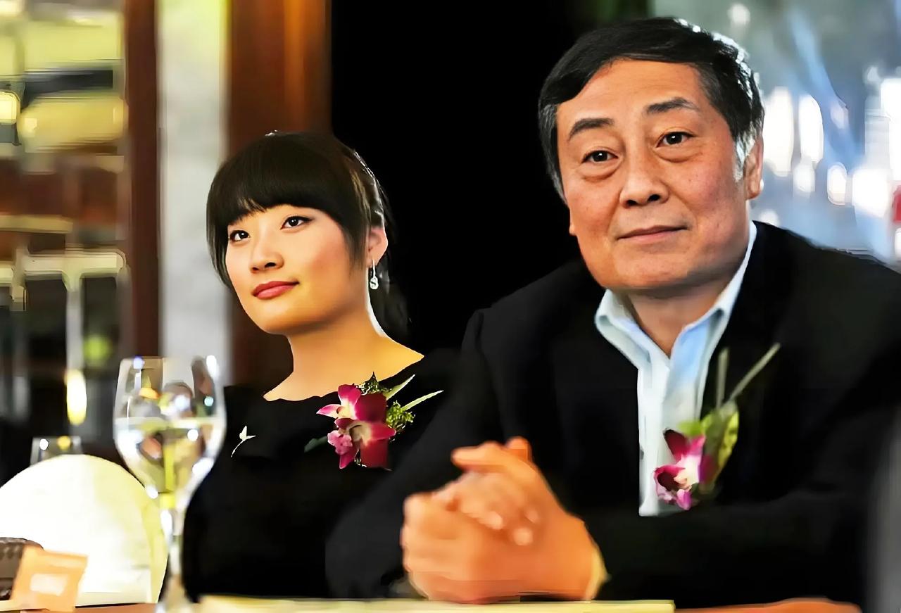 老宗对宗馥莉有爱吗？有，但不多！从他给外室子取名继昌继盛，可以其有意让他们继