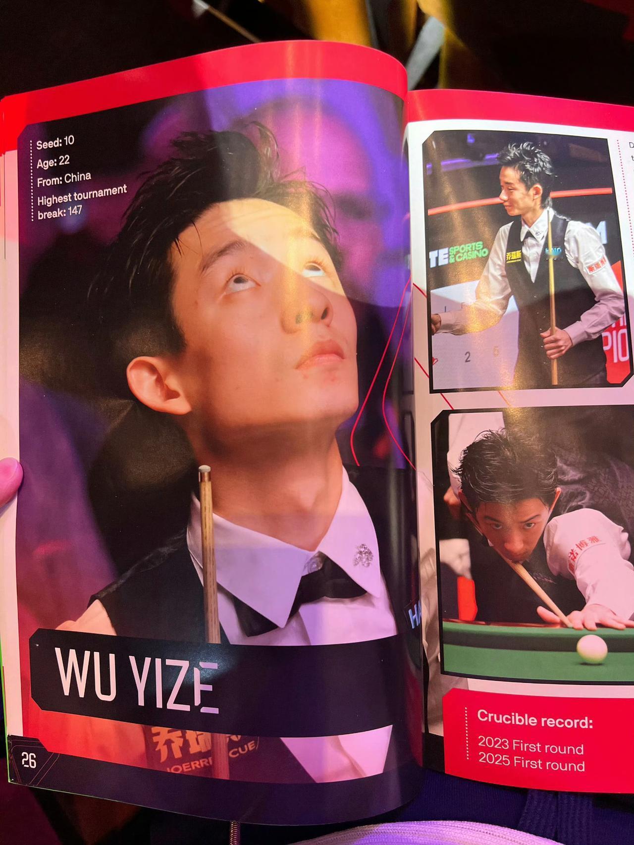 虽然吴宜泽拿到了赛点，但他还是太紧张了！这个时段他就没停了犯错误，现在他估计冷静