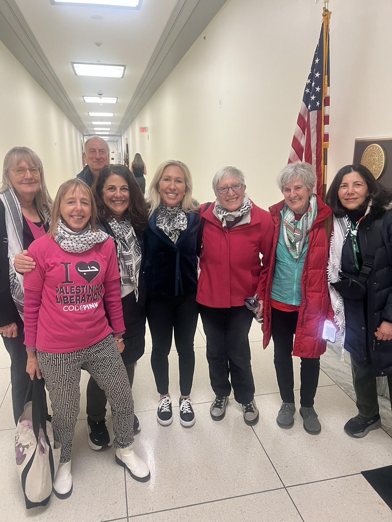 马大姐终于还是现出原形了。美国激进左翼分子团体，巴勒斯坦支持者团体拜访了共和党