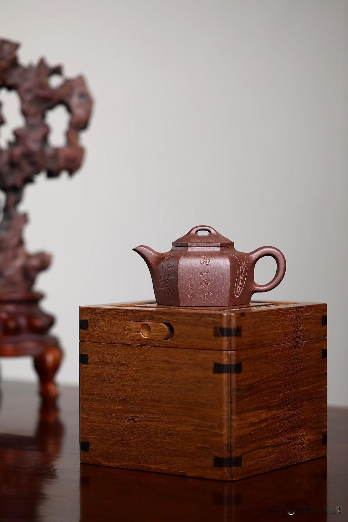 为什么老茶客都用小杯？不仅仅是因为装样，这3个物理真相用紫砂壶喝茶，不知道大家