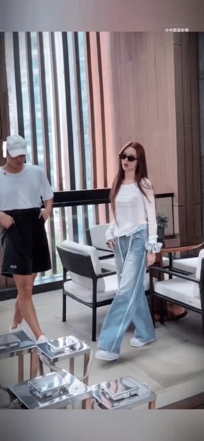 黄子韬的爱，是真拿的出手！5月30号，黄子韬冲上了热搜，这次不是因为他的显