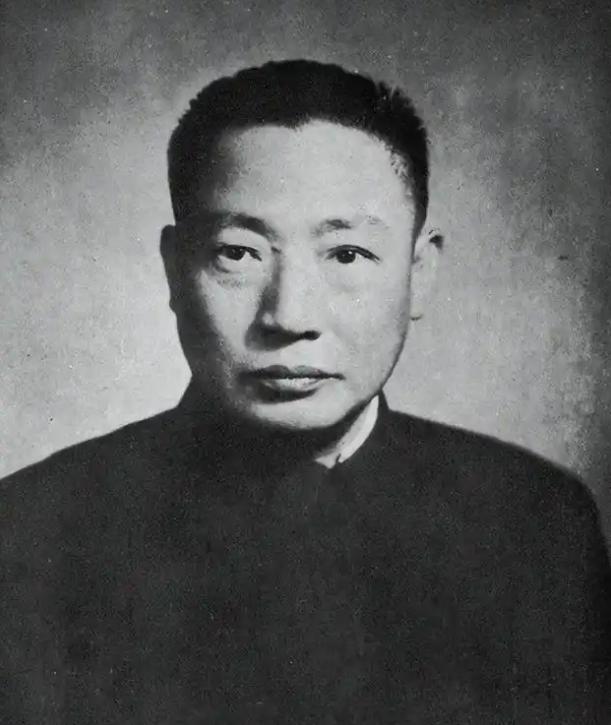 上世纪70年代，戴笠的孙子在安徽修理拖拉机期间被判处死刑，临刑前他神态自若地说了