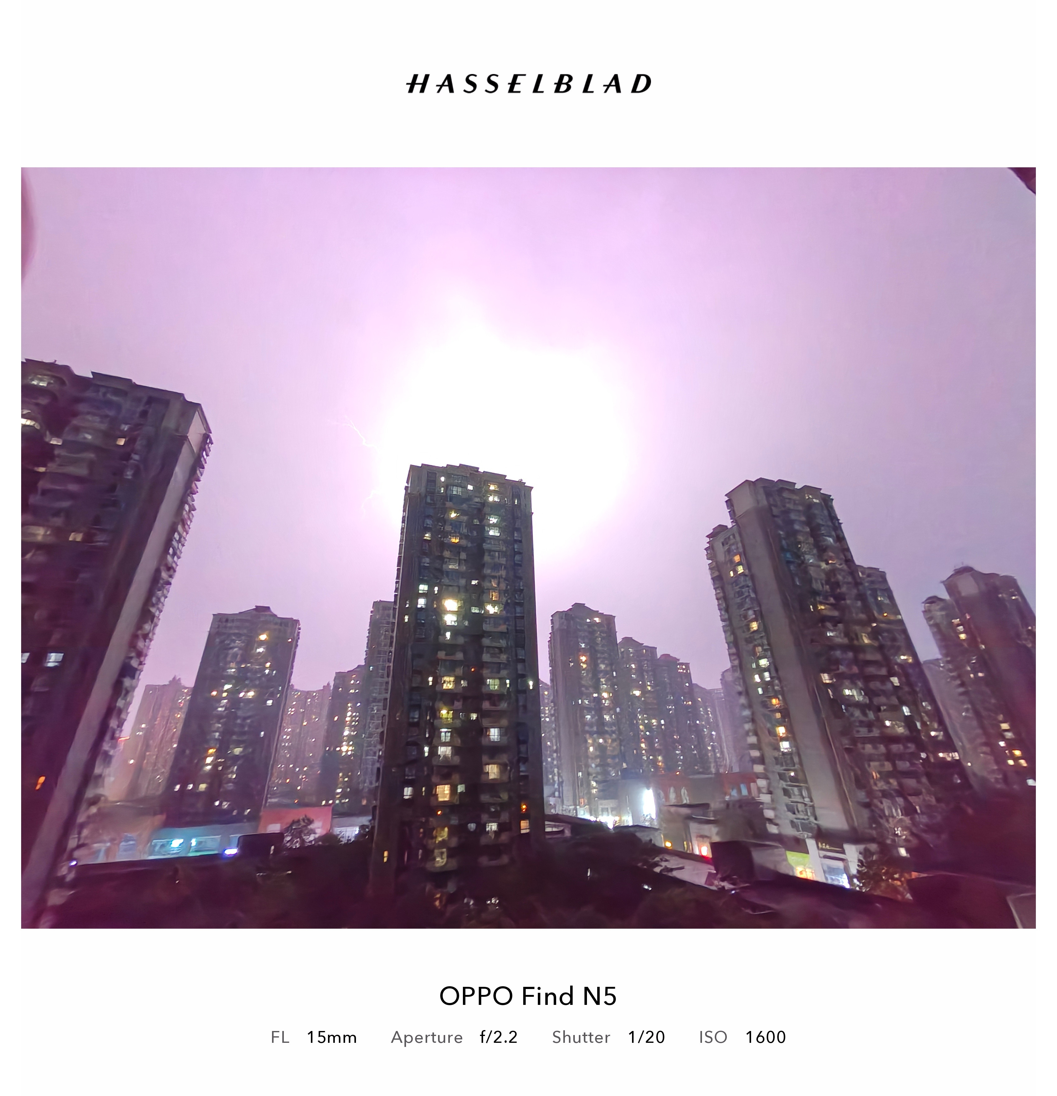 西安暴雨刚吃完饭回来就开始下暴雨了，这会儿电闪雷鸣的[跪了]​​​西安冰雹