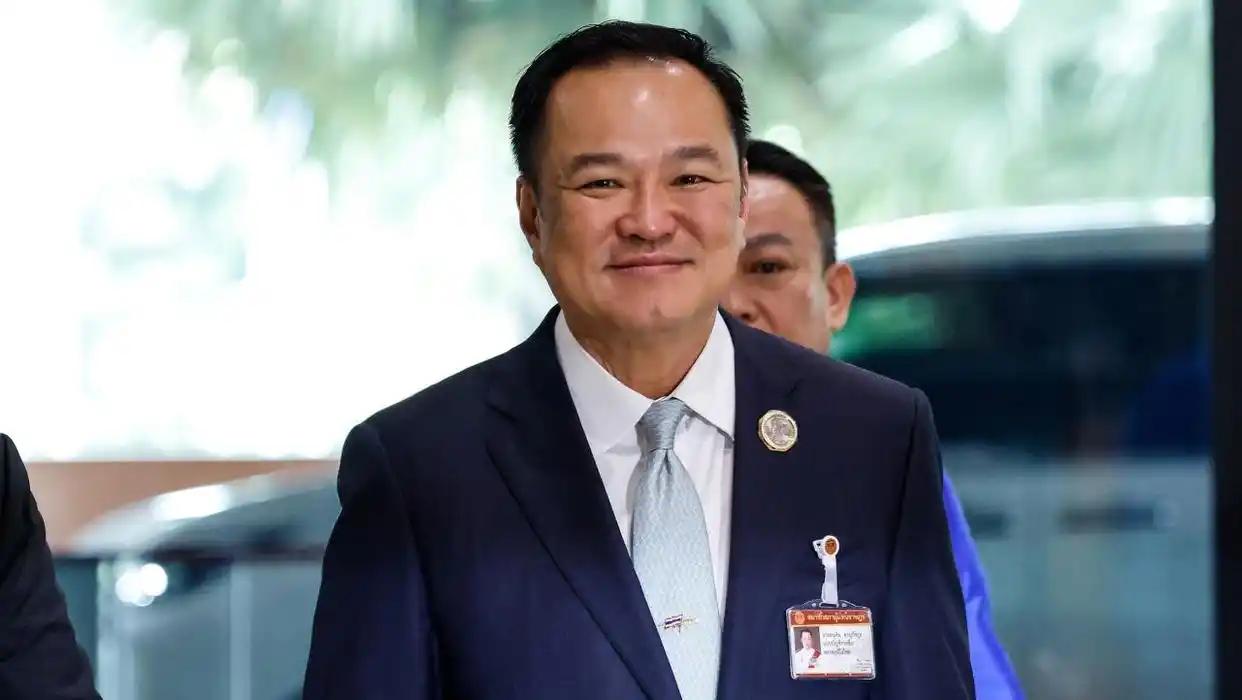 谁都没想到，泰国现任总理阿努廷还真的顺利躲过了这次最终裁决！9月14日泰国