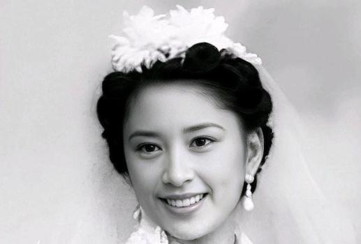 1966年，27岁的胡友松发现生理期没正常来，便问75岁的丈夫李宗仁怎么办。谁料