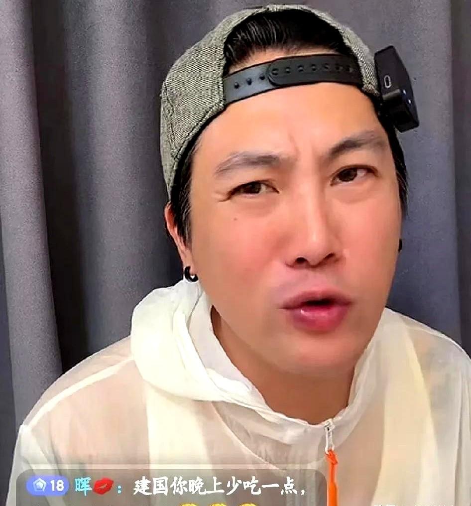 湾湾博主直播时爆料：