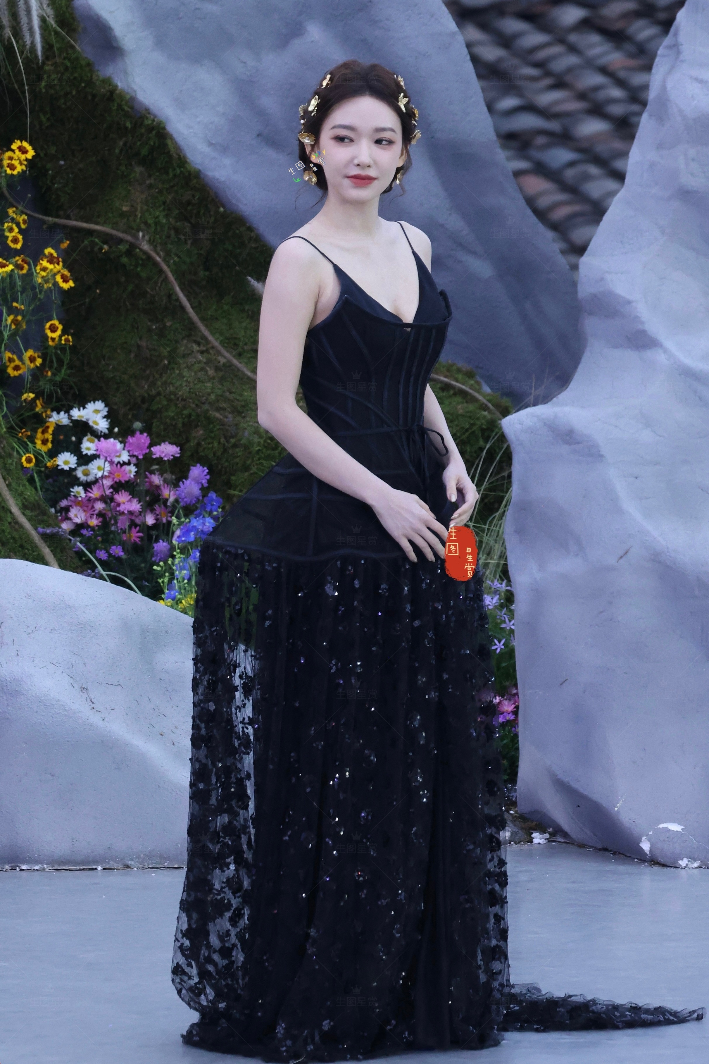 程潇峨眉山野心的春天红毯生图权威神颜，完全仙女来的🧚♀️🖤小红书REDGAL