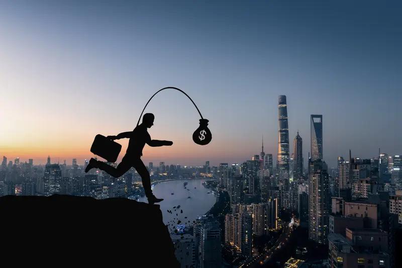 在股市里我突然发现了一个现象。某只股票在下跌过程中突然快速拉升七八个点的时候