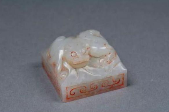 1968年，陕西一位初中生将一枚白石头捐献给国家，得到了20元。四十多年后，博物