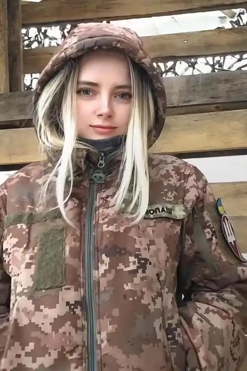 乌克兰还有一个大问题很多人都没注意到，那就是乌克兰的女人将来该怎么办？战争把男人