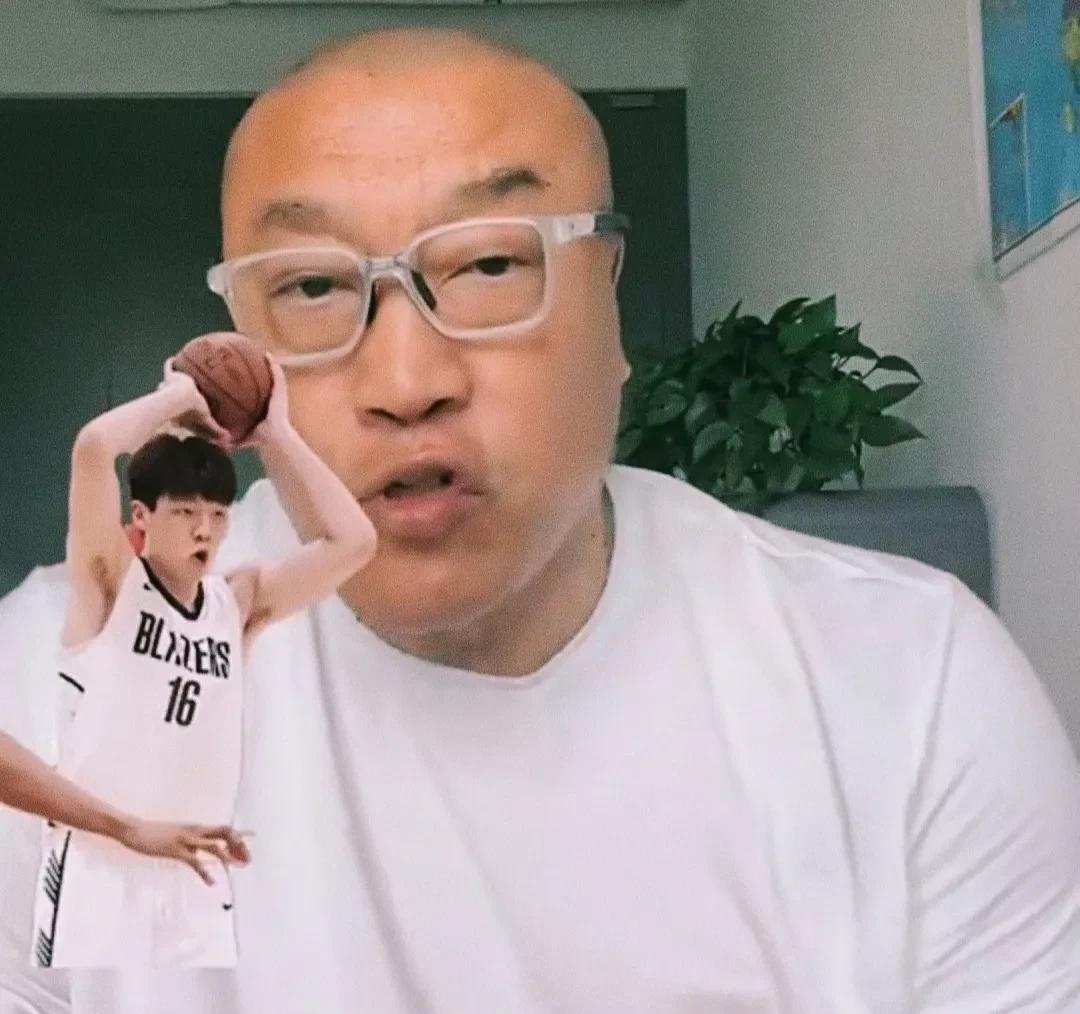 马健曾代表快船出战过季前赛，也算是为数不多打过NBA的中国球员了，但是对杨瀚森的