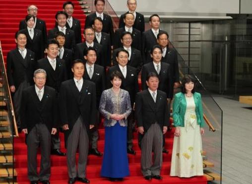9月17日的日本政坛，气氛明显不对劲。高市早苗出其不意地召开临时内阁会议，所