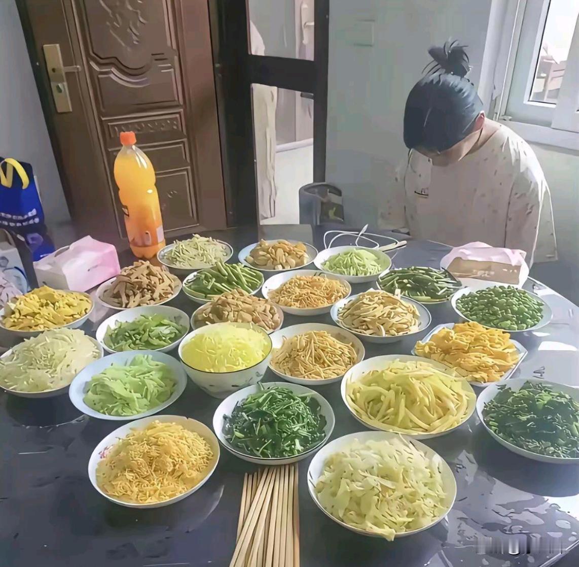 儿子去广东女友家吃饭，拿这些菜招待正常吗？