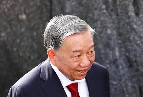 别光盯着广西修运河的新闻凑热闹，好多人压根没看懂背后真正的变局。越南攥了几十年