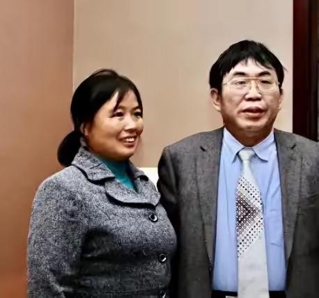 灵堂里，一个从安徽赶来的女人，哭到几乎昏厥。她不是亲属。是三十九年前，聂卫平家里