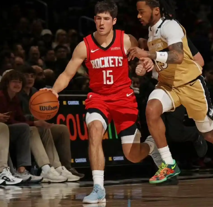 还有人觉得谢泼德会水掉嘛？最近小谢的状态可以说渐入佳境，只不过让乌杜卡来用谢泼