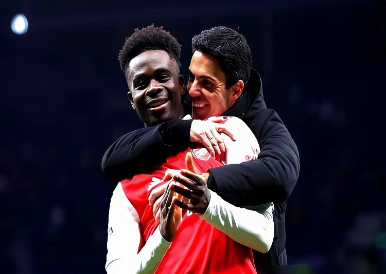 英超这剧情，真是越来越带劲了！阿森纳现在领先9分，31轮拿了70分，防守也超稳，