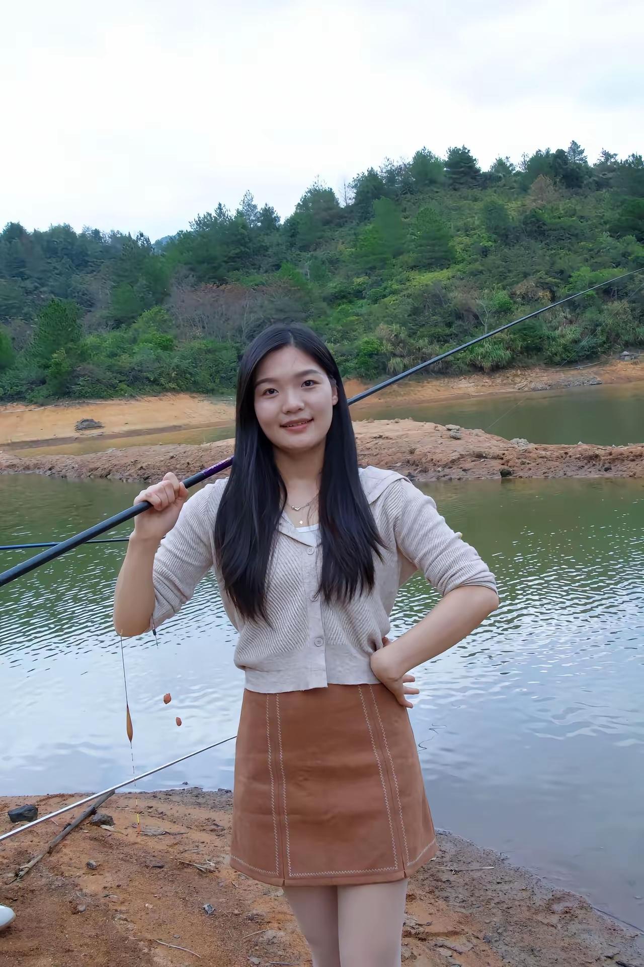 大哥来钓鱼吗？真的钓鱼