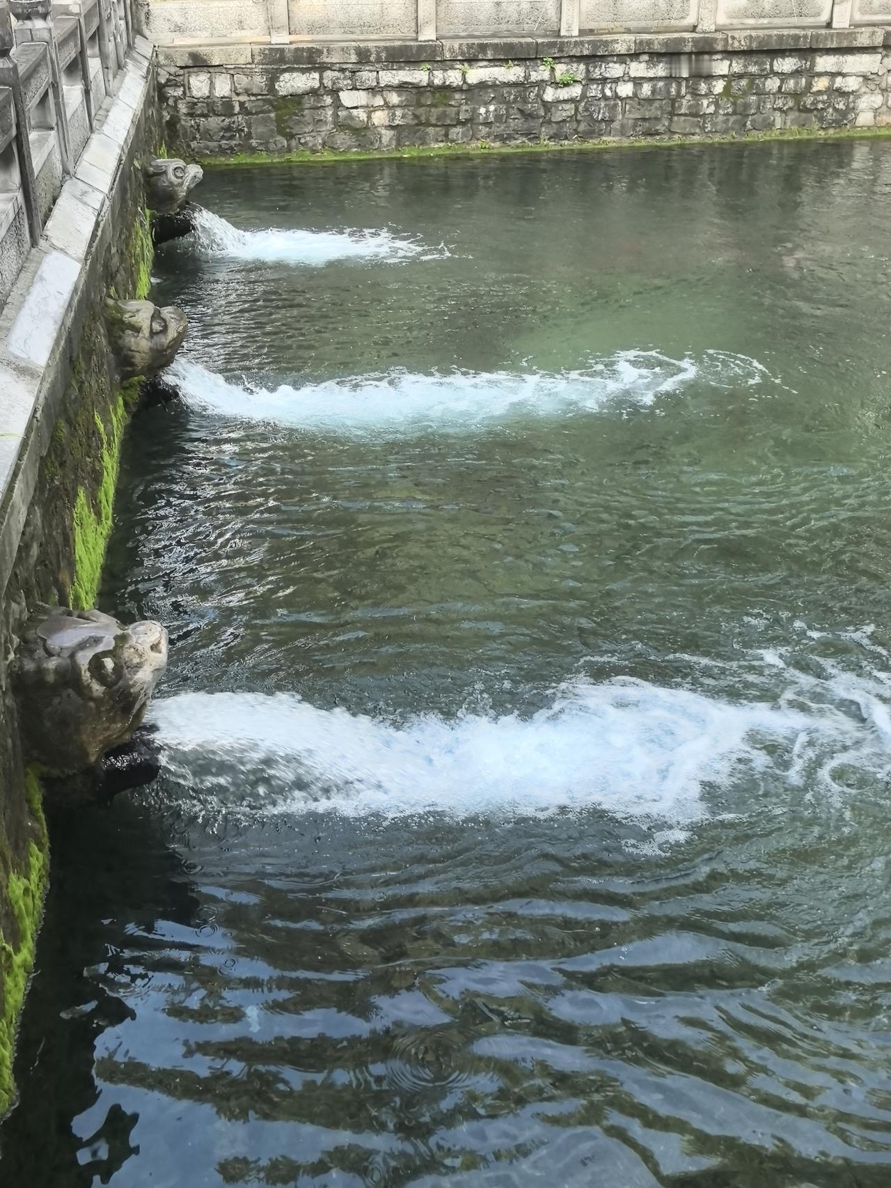 泉城之黑虎泉