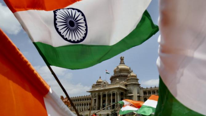 印度最近被印度国民不停地指责，在印度洋说不了话，算不了数。印度专家在媒体上告诉