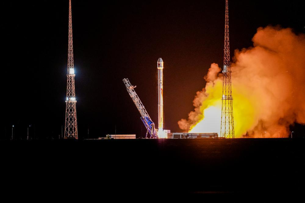 琶洲太空智算星组首批两颗算力卫星入轨：广州要把AI算力送上天