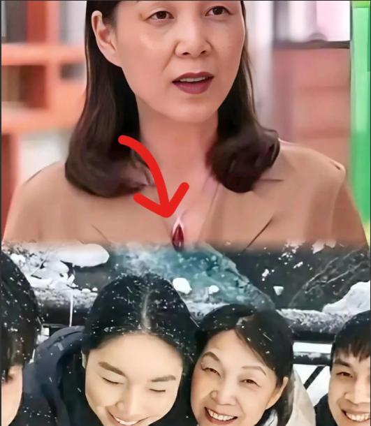 不查不知道，一查吓一跳！杜建英脖子上戴的那根项链，是阿卡珊瑚牛血红项链。