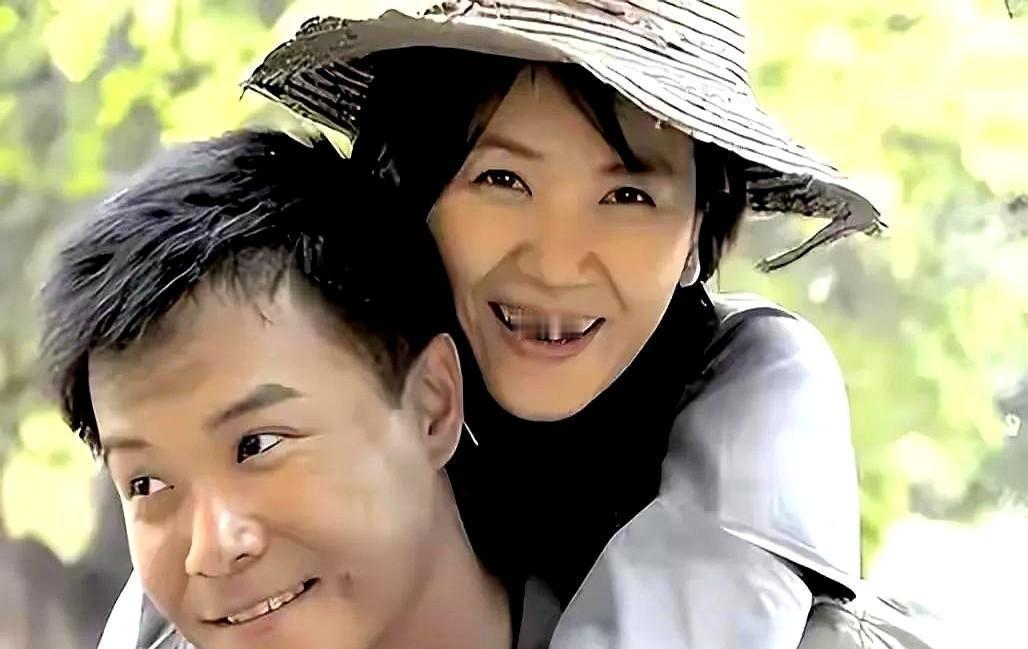 2007年，沈佳妮和陈思诚因合作结缘，感情升温后曾一度谈婚论嫁，但一个想专注事业