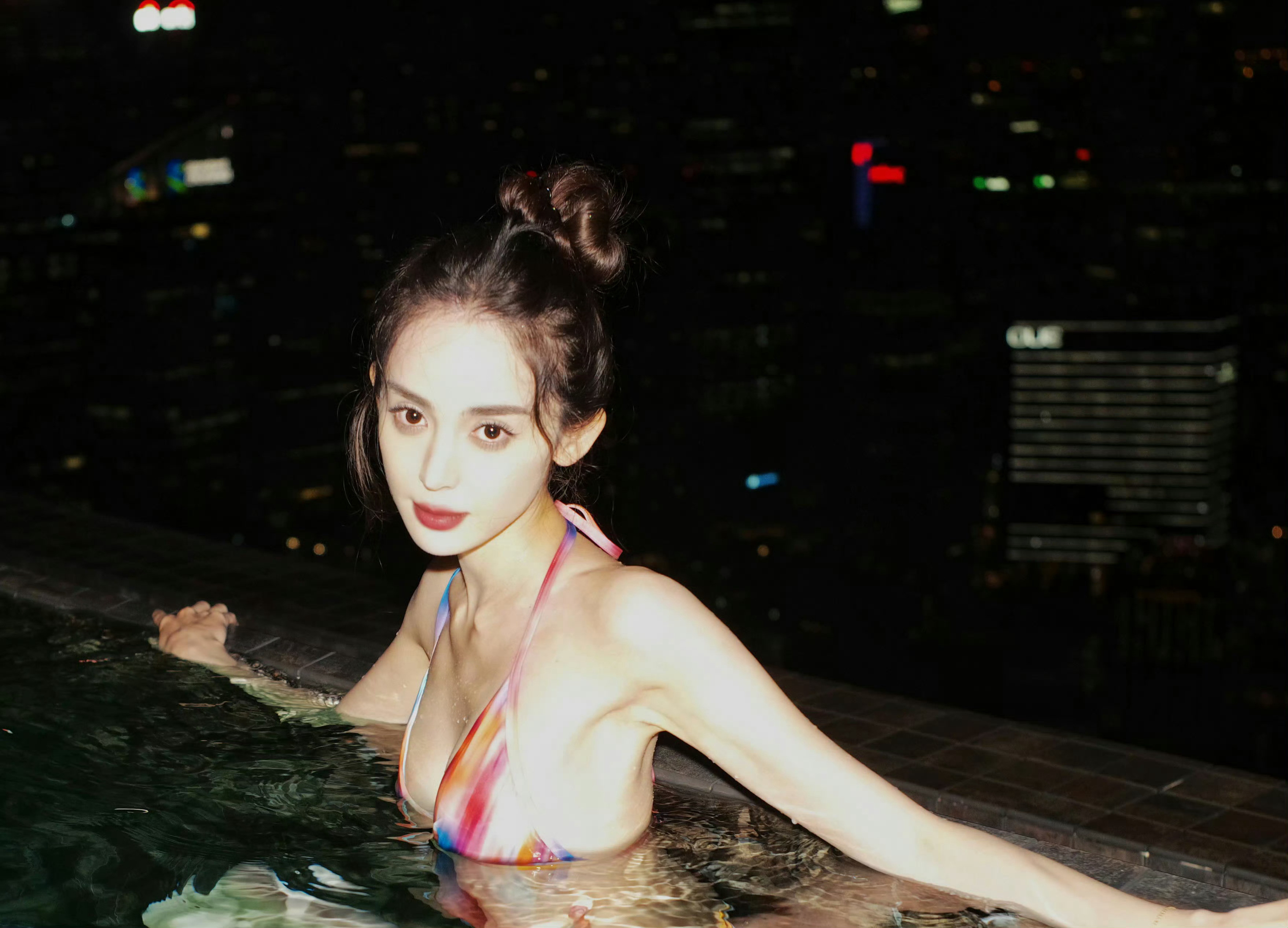 娜扎太会长了！这身材，这么瘦还这么丰满​​​