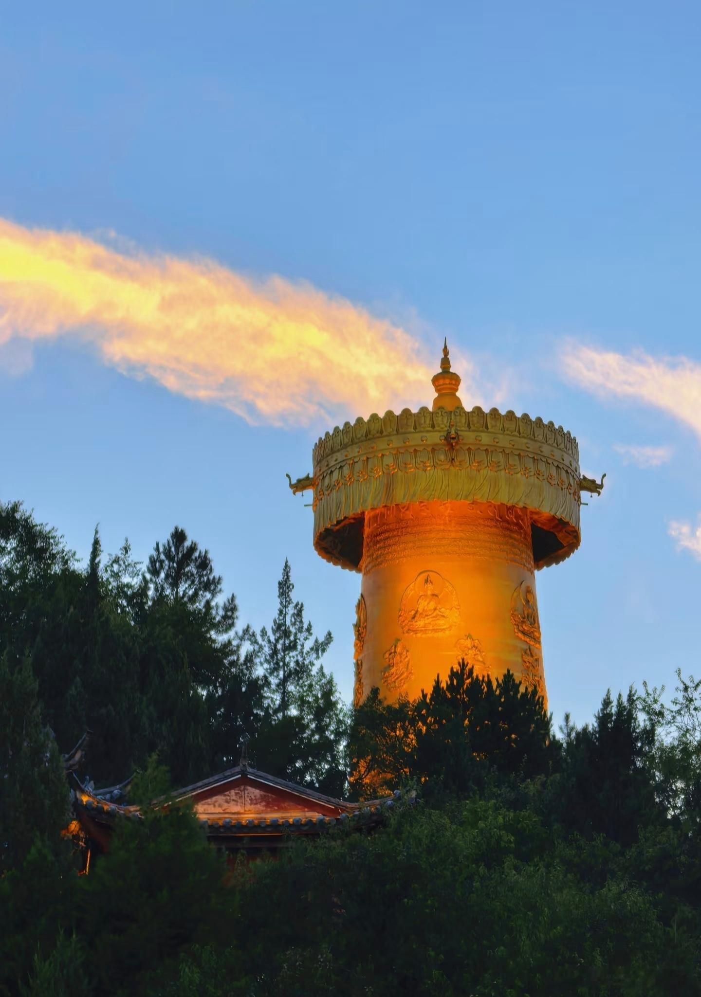 周三盘前思路情绪今天分歧，不过都是其他题材分歧，成了AI的血包。Ai反而在缩量环