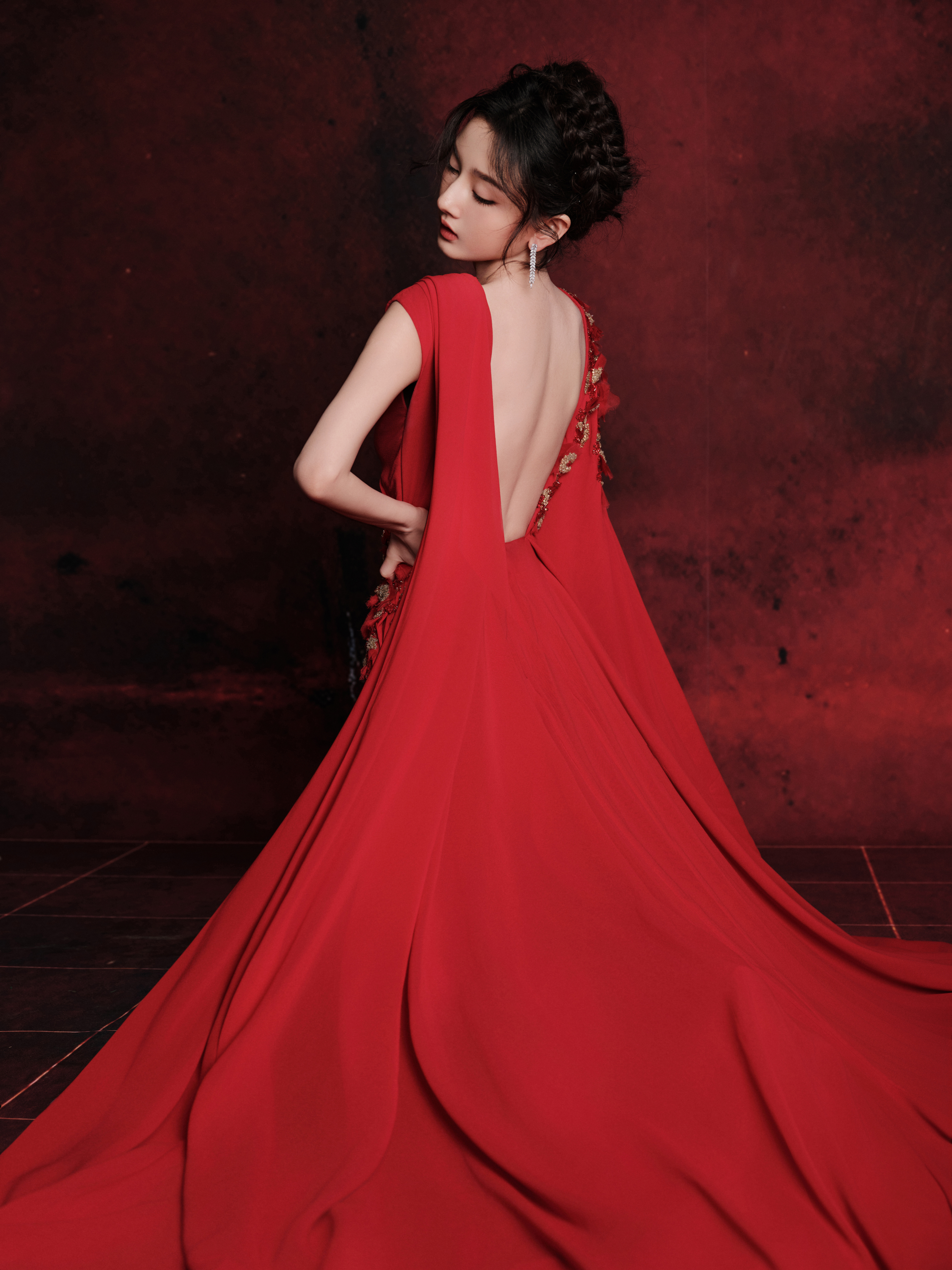 👠宋祖儿梦回小乔啦，期待司宫令宋祖儿好适合大红色妆造