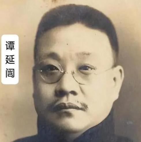 1879年，浙江巡抚谭钟麟午睡之后，路过通房丫头卧室时与之发生关系。而就是这一次